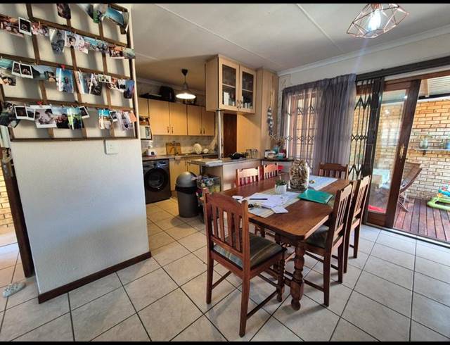 3 BEDROOM HOUSE FOR SALE IN NEW REDRUTH